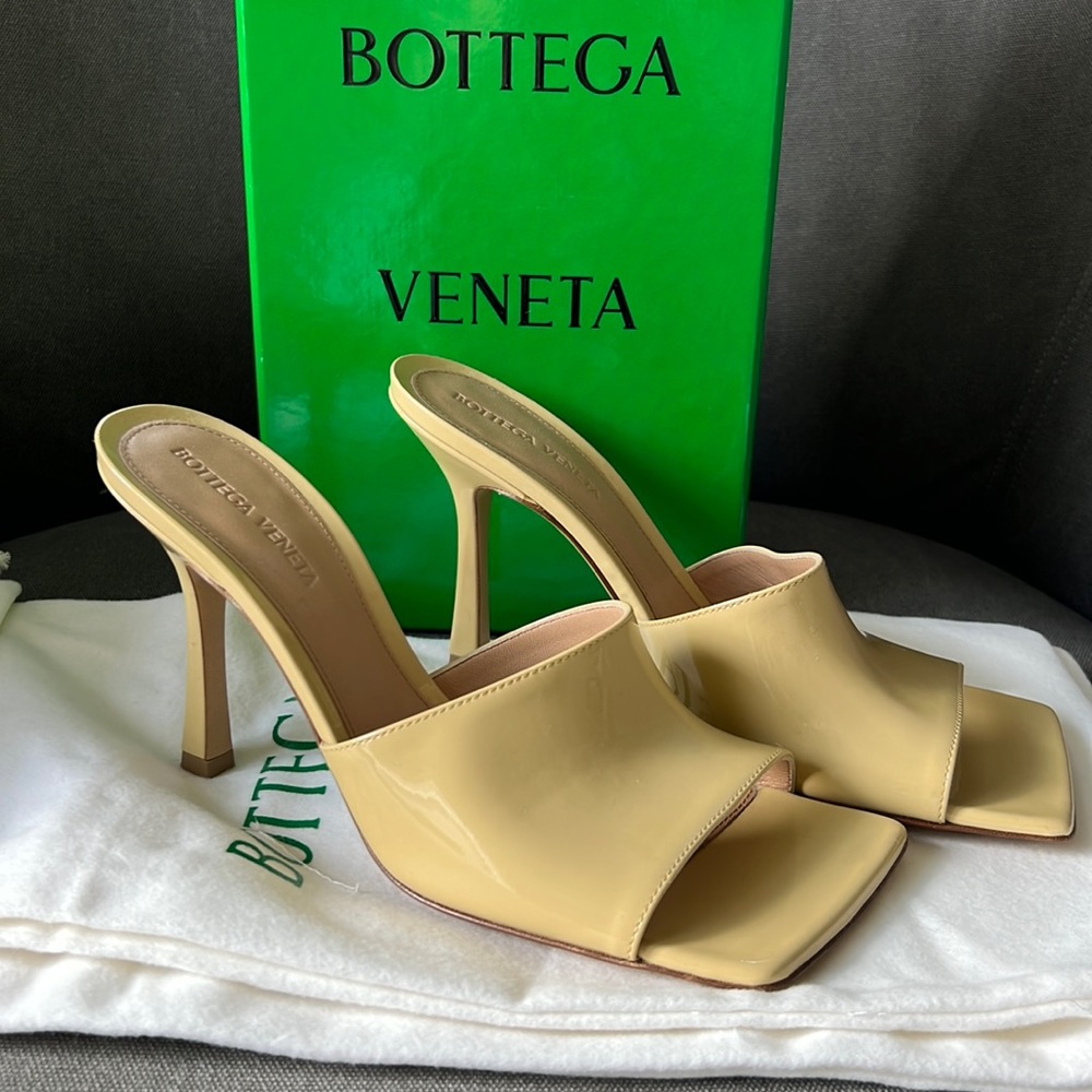 BOTTEGA VENETA Stretch Mule Sandal